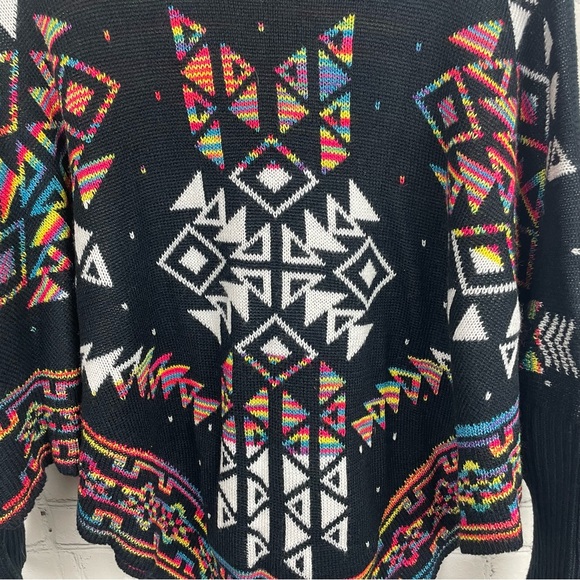 LOANA LADY Aztec Design Sweater Poncho size OS - Picture 4 of 6